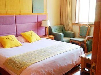 Luchi Hotel Lujang Kültér fotó
