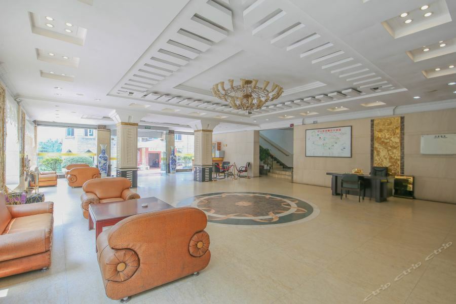 Luchi Hotel Lujang Kültér fotó