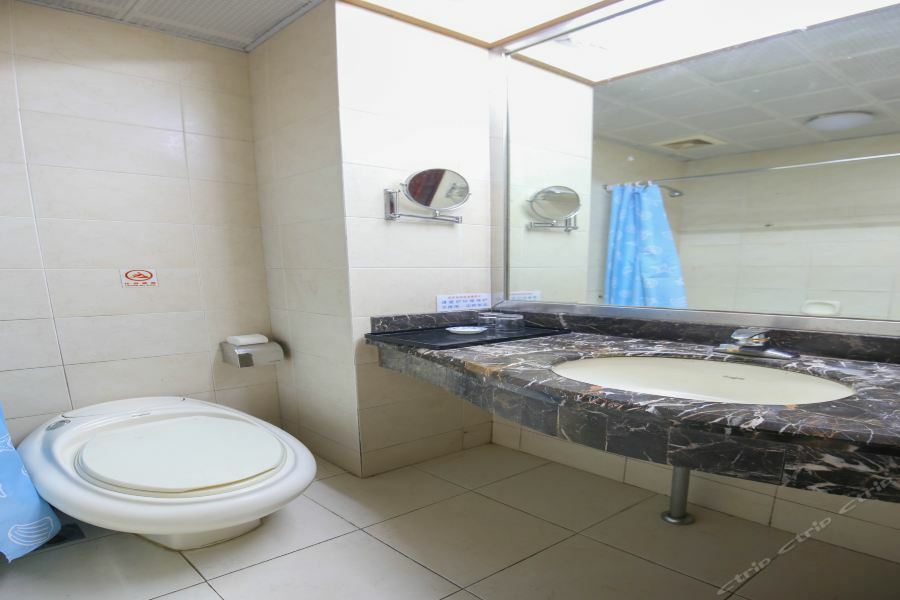 Luchi Hotel Lujang Kültér fotó