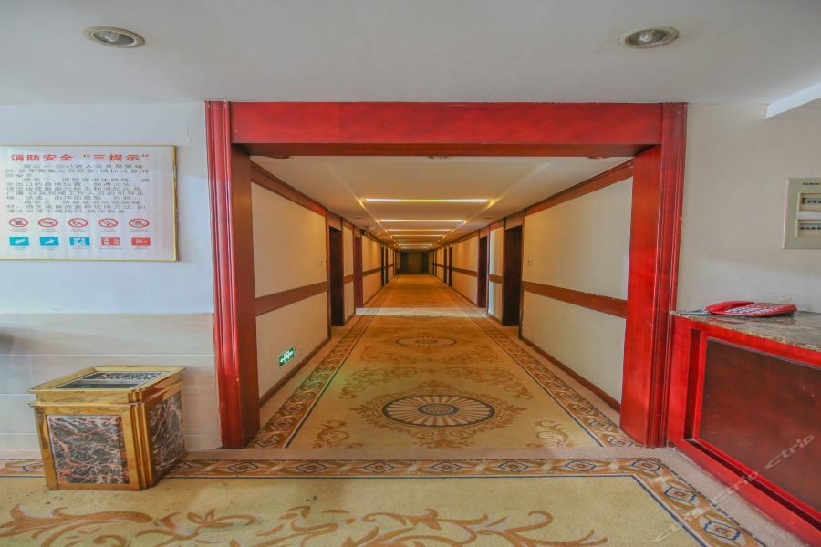 Luchi Hotel Lujang Kültér fotó